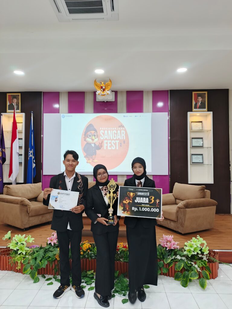 Tembus Final, Tim Debat Prodi HES Raih Juara 3 Lomba Debat Hukum Nasional di UIN Salatiga