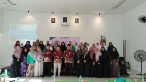 Tunaikan Tridharma Perguruan Tinggi, Dosen Prodi HES UNUGIRI Gelar Pengabdian kepada Masyarakat Berupa Peningkatan Literasi Digital di Desa Besah, Kasiman
