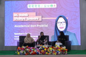Tampil Percaya Diri, Mahasiswi HES Jadi Moderator Seminar Hukum Nasional SNC 2026