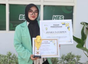 Mahasiswa HES UNUGIRI Raih Juara III Lomba Cerpen, Bagikan Pengalaman Perdana Tembus Grand Final